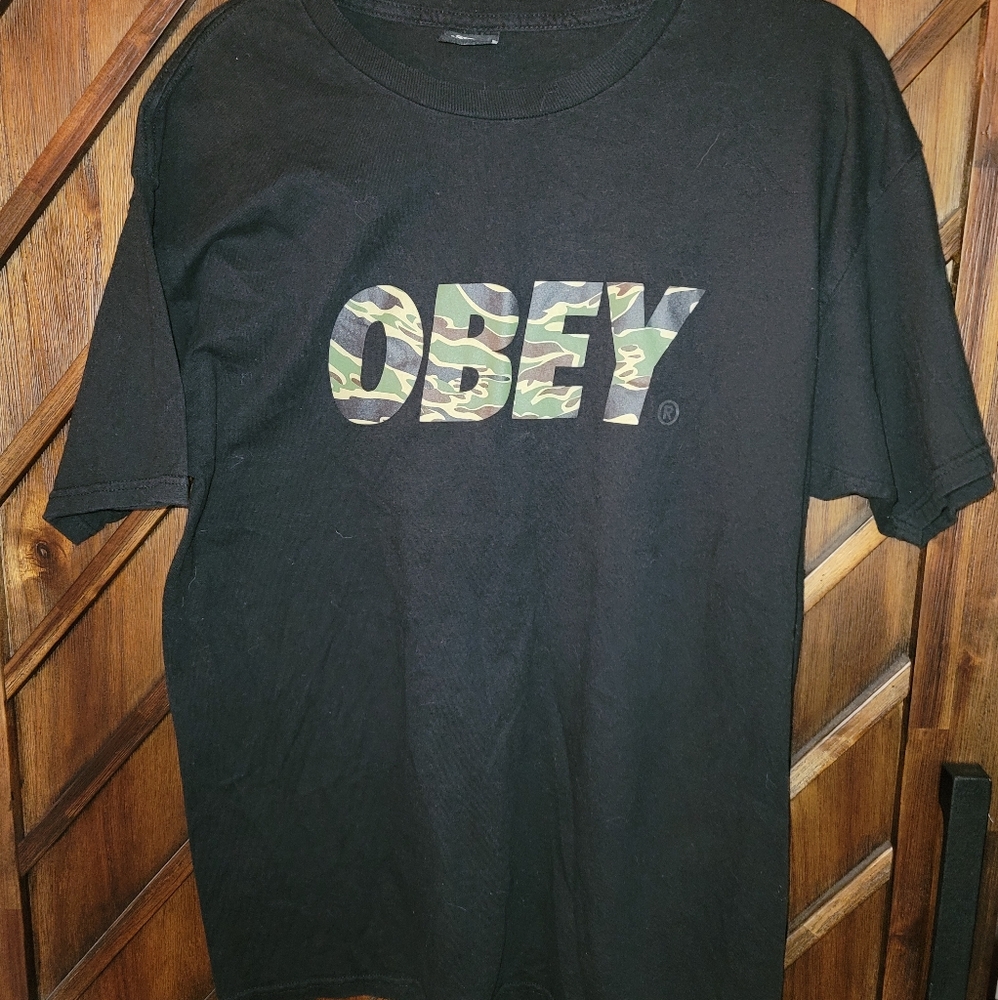 OBEY black short sleeve shirt